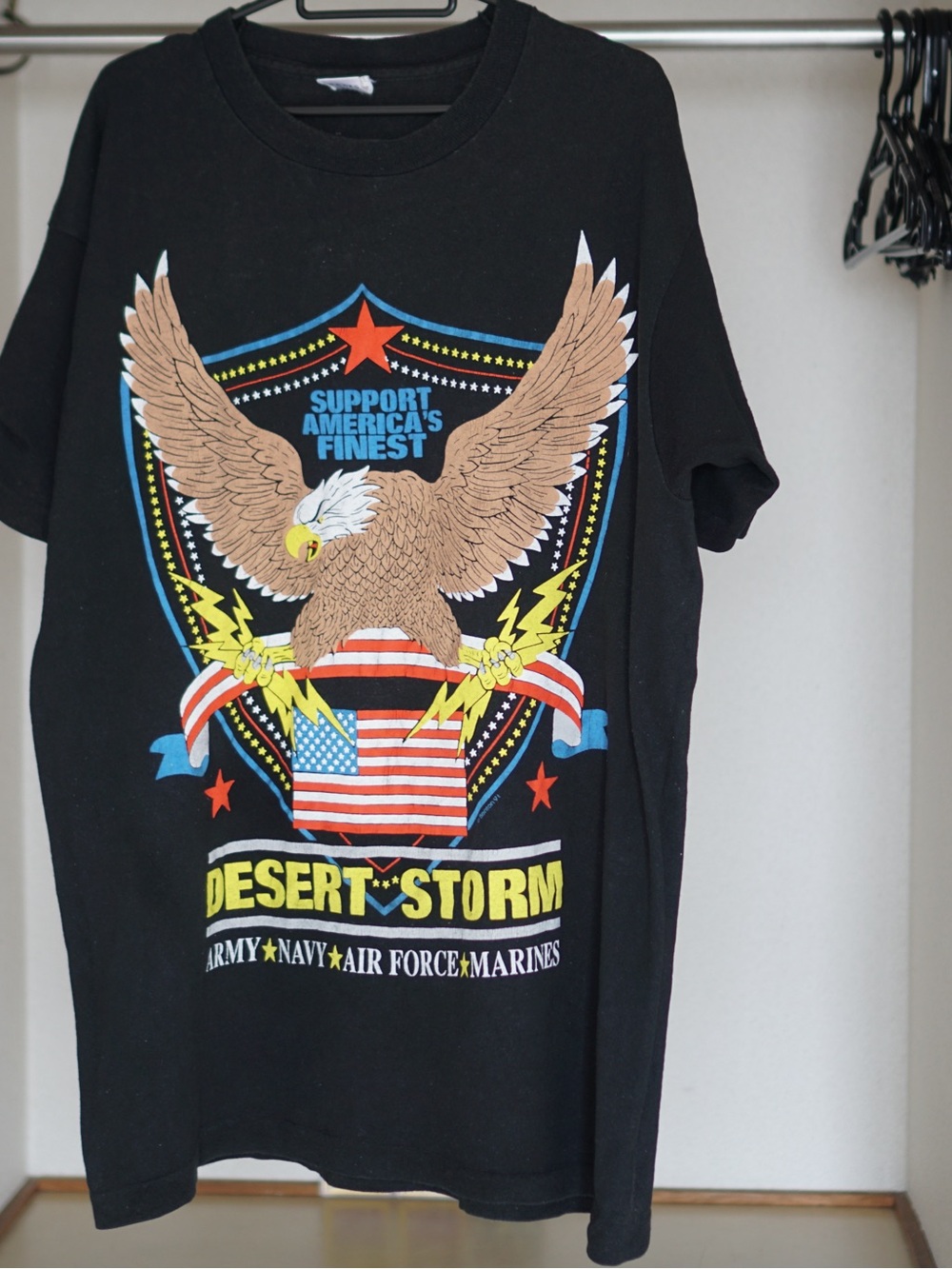 Vintage Fruit of the Loom Black Desert Storm Eagle Graphic Tee